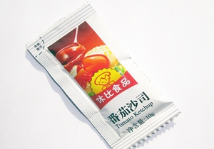 廣科機(jī)械液體包裝機(jī)有什么特點(diǎn)，醬料包裝機(jī)有什么用
